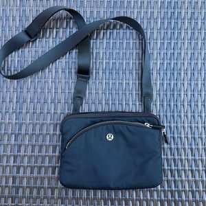 Lululemon Black Crossover bag